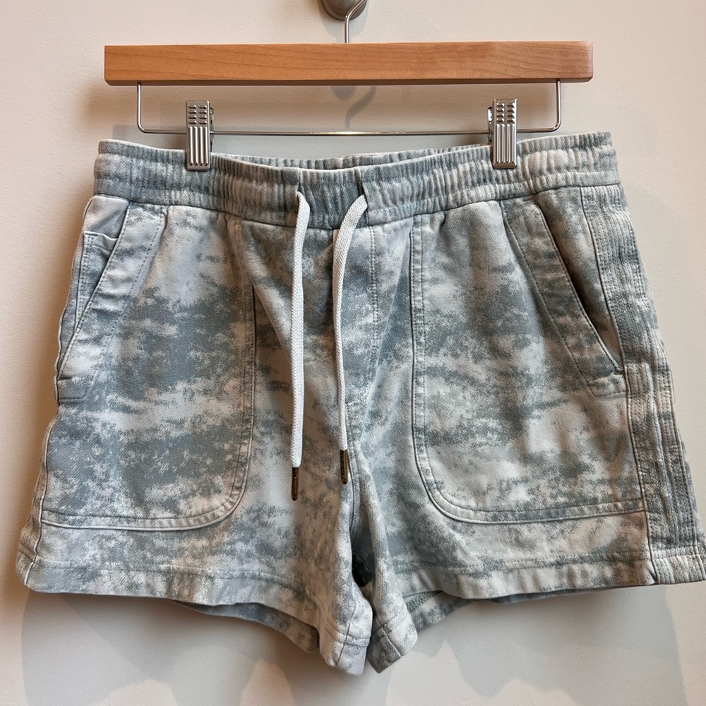 SOLD Athleta Farallon Women's Shorts
